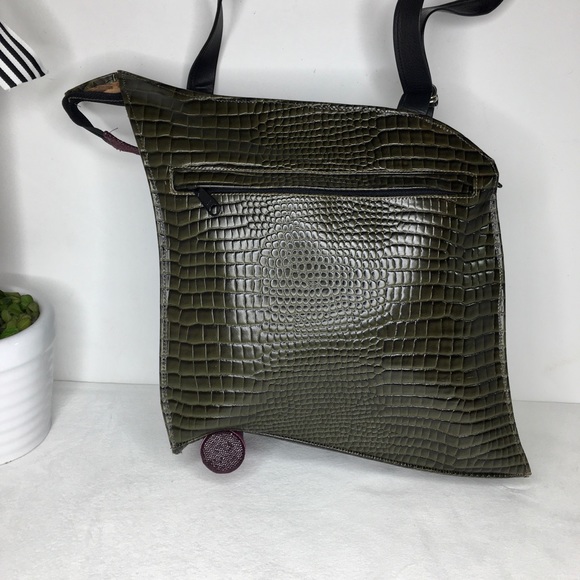 CAROL HEARTY ENDLESS ZIPPER BAG!! - Picture 2 of 10